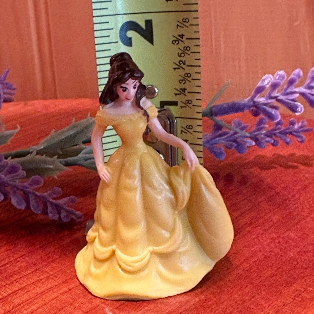vintage Walt Disney Princess Belle figurine from the late 1980s. - Picture 5 of 5